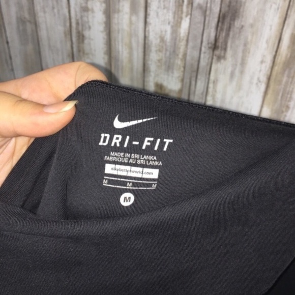 Nike Black Cropped Athletic Pants - Picture 5 of 5